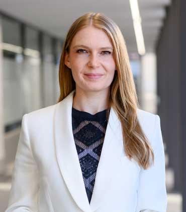 Dr Veronika Weber