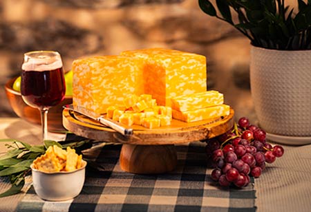 Daniel Stoltzfus, Dutch Country Cheese | Food Business Review | Top Cheese and Meat Product Dealer
